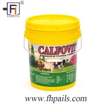 Cubells de plàstic amb mànec d'acer